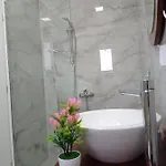 מלון Vasiliu Boutique 4*